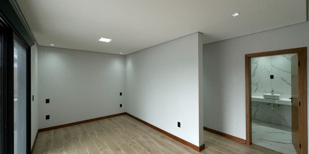 WhatsApp Image 2025-04-29 at 12.20.30 (4)